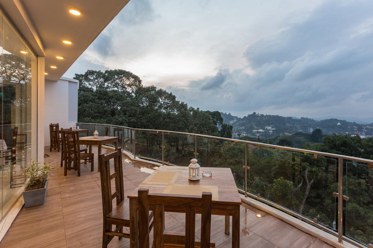 Sandriana Lake View Hotel Kandy Bagian luar foto